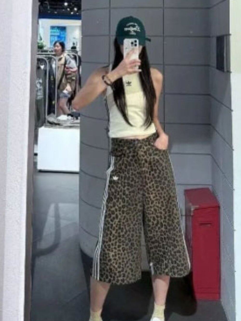 ADIDAS ORIGINALS 3 STRIPES LEOPARD DENIM BERMUDA SHORTS - Picture 4 of 11